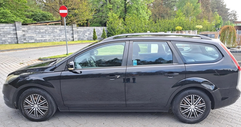 Ford Focus cena 16000 przebieg: 213310, rok produkcji 2010 z Piechowice małe 154